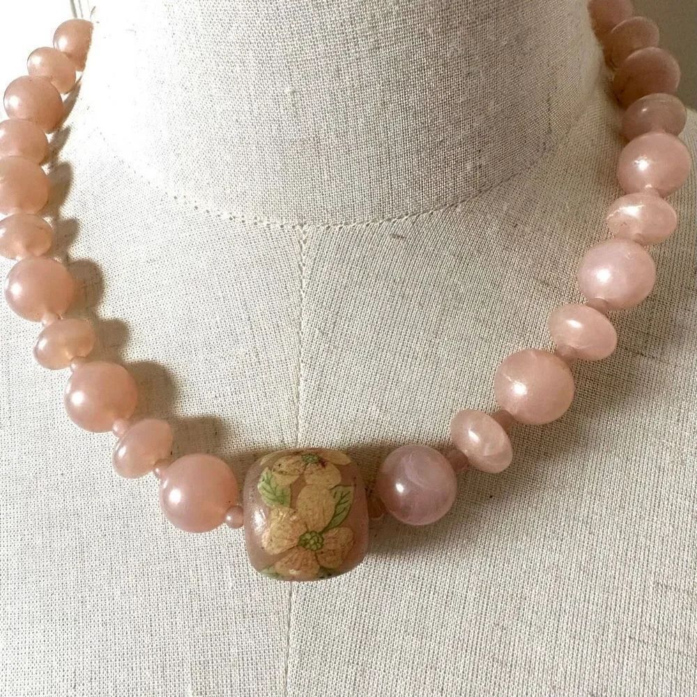 Avon vintage touch of spring pink lucite choker necklace